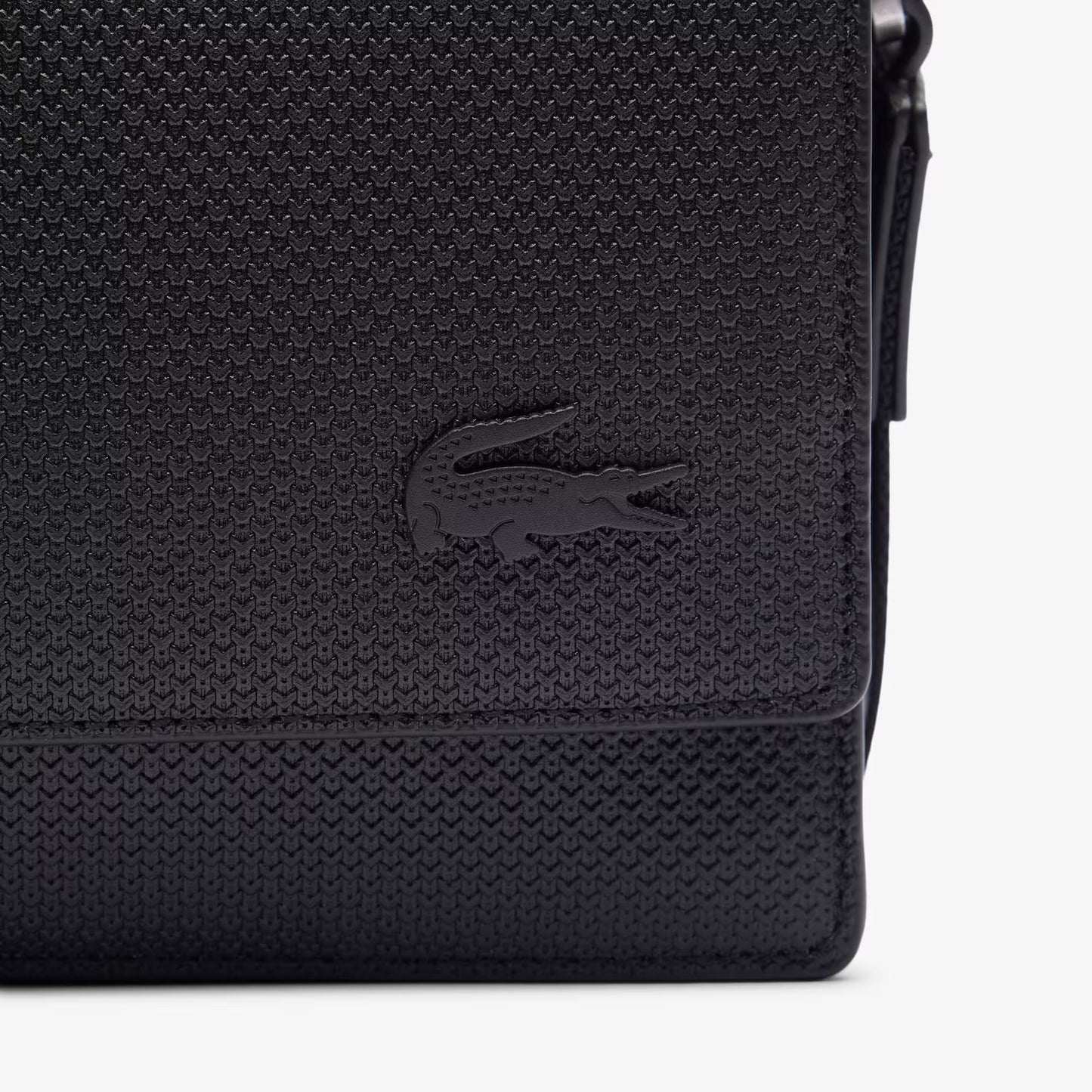 Chantaco Leather Flap Close Reporter Bag